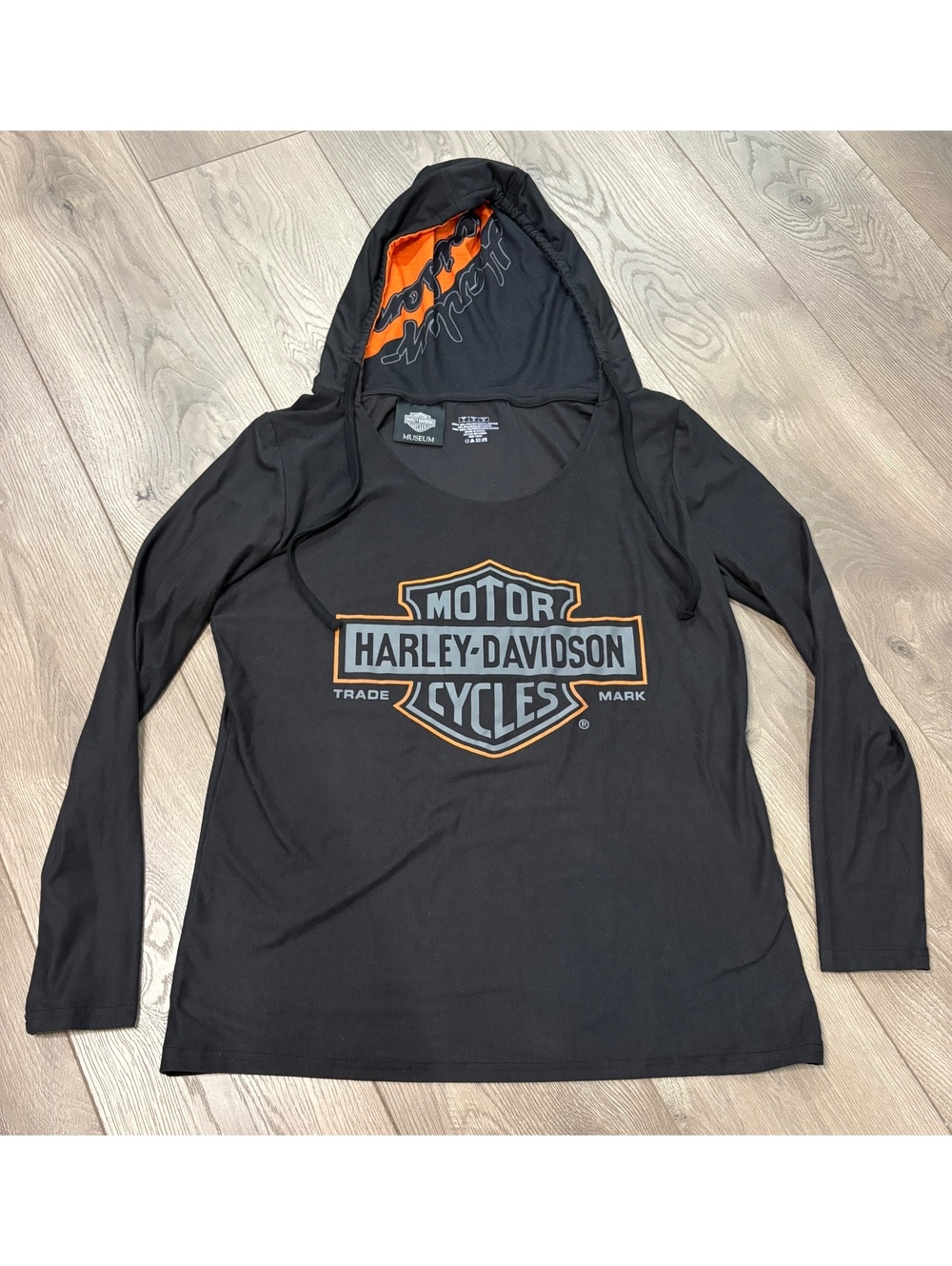 Harley-Davidson Museum black hooded long sleeve top large super sot